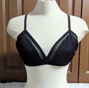 Bozzolo Black Non padded bra Size Large Junior size
